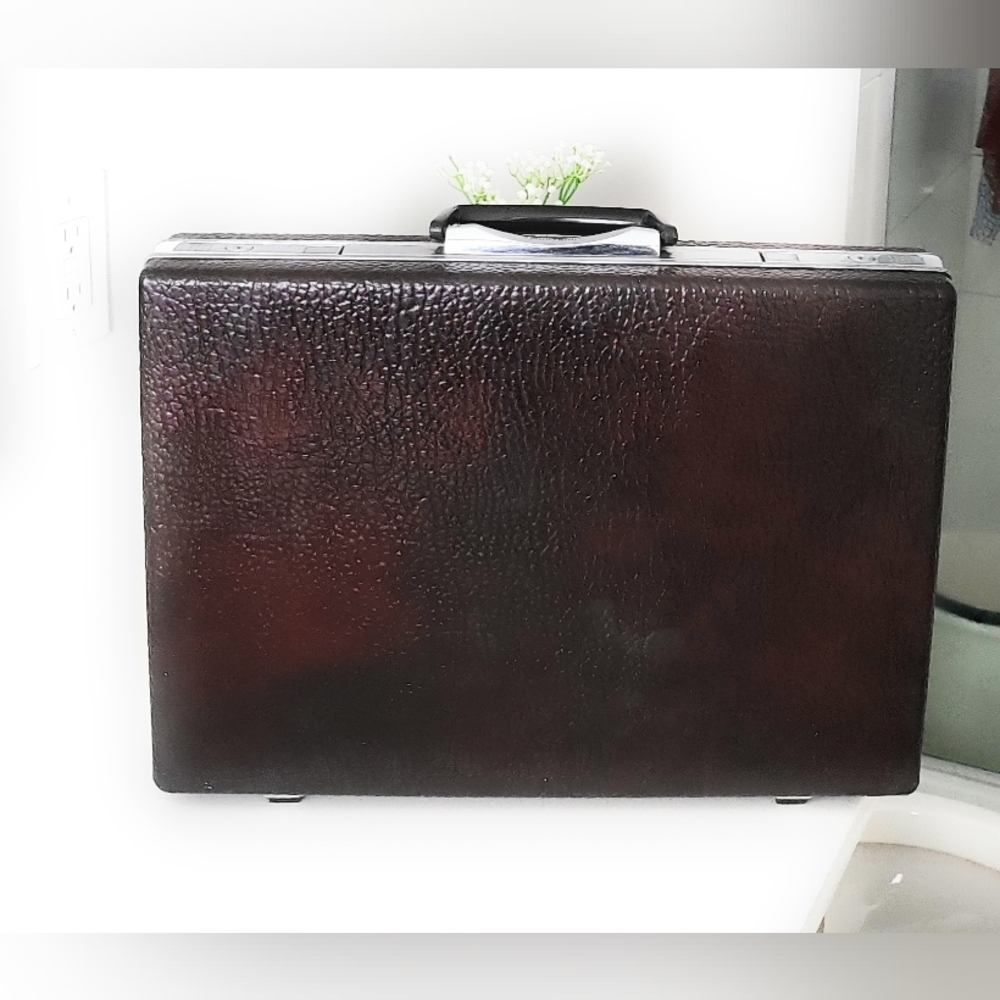 Vintage Samsonite Classic Hardshell Attache Case. Briefcase.